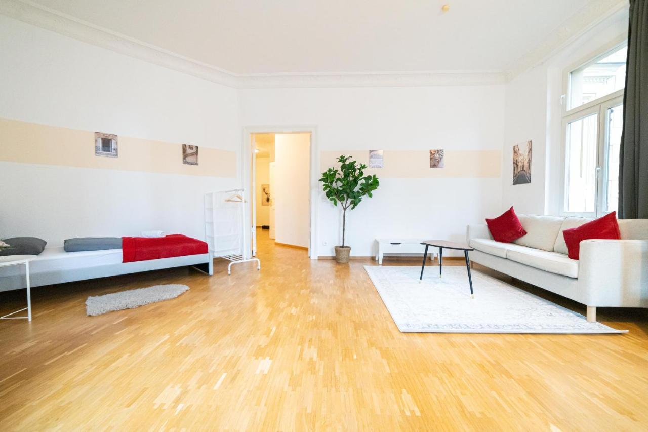 Fullhouse - Halle - Vs7 - 3 Beds - Nespresso Kültér fotó